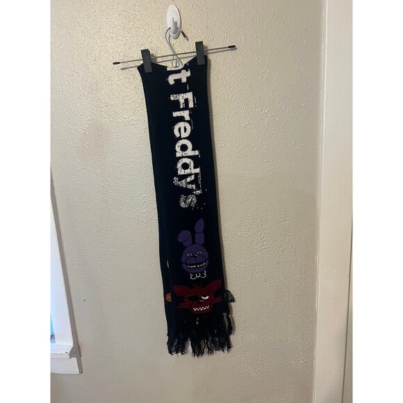 Five Nights at Freddys Scarf - Picture 2 of 4